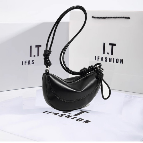 香港牛皮小衆韓版牛角包真皮馬鞍包腋下半月包水壺包單肩斜後後背包女 香港牛皮小衆韓版牛角包真皮馬鞍包腋下半月包水壺包單肩斜後後背包女