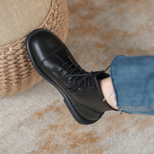 真皮棕色顯腳小馬丁靴女2025新款秋冬季英倫風平底加絨系帶短靴子