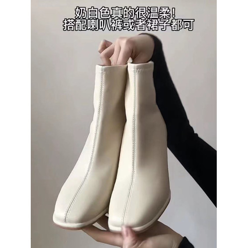 秋冬米白色馬丁靴方頭粗跟後拉鍊瘦瘦靴2025年新款時裝高跟短靴女 秋冬米白色馬丁靴方頭粗跟後拉鍊瘦瘦靴2025年新款時裝高跟短靴女