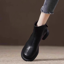 品牌鞋真皮英倫風短筒馬丁靴女秋冬季新款舒適軟底大碼黑色短靴子