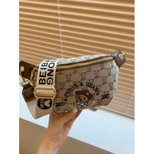 北包包寬肩帶小熊刺綉胸包女2026新款帆布高級感手機包休閒單肩包 北包包寬肩帶小熊刺綉胸包女2026新款帆布高級感手機包休閒單肩包