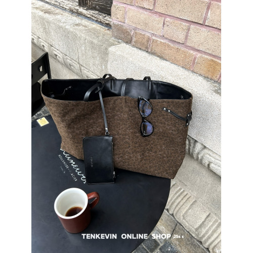 十一石 時髦單品!雙面背豹紋pu皮大容量托特包女休閒通勤單肩包II 十一石 時髦單品!雙面背豹紋pu皮大容量托特包女休閒通勤單肩包II