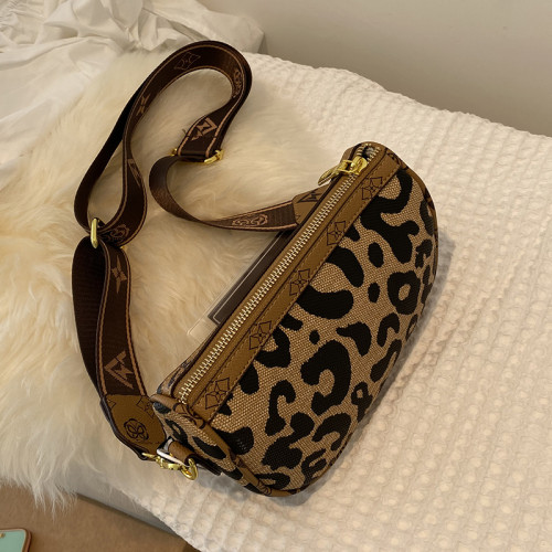 質感小包包女2025新款韓版單肩包寬肩帶豹紋馬鞍包斜後後背包手機包夏 質感小包包女2025新款韓版單肩包寬肩帶豹紋馬鞍包斜後後背包手機包夏