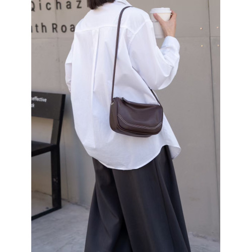 商場同款真皮單肩斜背小包女2026新時尚頭層植鞣牛皮手機包馬鞍包 商場同款真皮單肩斜背小包女2026新時尚頭層植鞣牛皮手機包馬鞍包