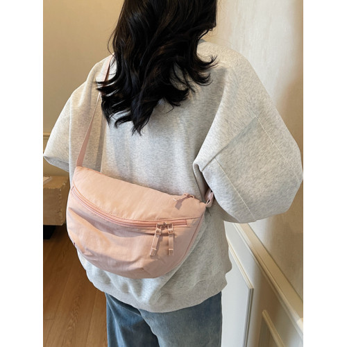 輕便包包女休閒尼龍布防潑水馬鞍包大容量簡約純色單肩斜背小包