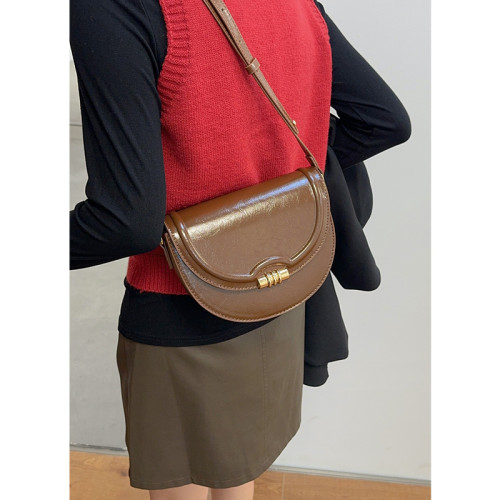 高級感斜背小包包女2024新款秋冬單肩包小衆酒紅色時尚腋下馬鞍包