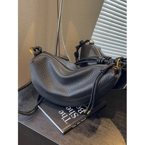 高級質感包包女大容量2026新款秋冬復古小衆設計斜後後背包通勤餃子包 高級質感包包女大容量2026新款秋冬復古小衆設計斜後後背包通勤餃子包