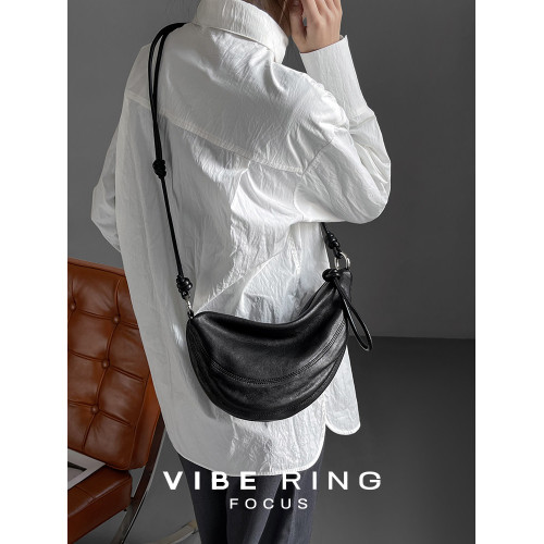 Vibe Ring/愛不釋手慵懶風軟糯休閒牛角包高級感羊皮單肩包