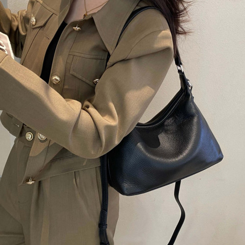 高檔頭層牛皮腋下單肩包女百搭2026新款真皮斜背小包大容量托特包 高檔頭層牛皮腋下單肩包女百搭2026新款真皮斜背小包大容量托特包