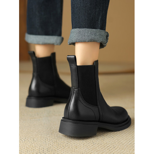 巨好穿英倫風復古軟皮馬丁靴女秋冬新款百搭粗中跟切爾西短靴黑色 巨好穿英倫風復古軟皮馬丁靴女秋冬新款百搭粗中跟切爾西短靴黑色