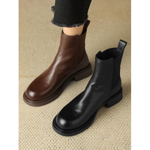 巨好穿英倫風復古軟皮馬丁靴女秋冬新款百搭粗中跟切爾西短靴黑色 巨好穿英倫風復古軟皮馬丁靴女秋冬新款百搭粗中跟切爾西短靴黑色