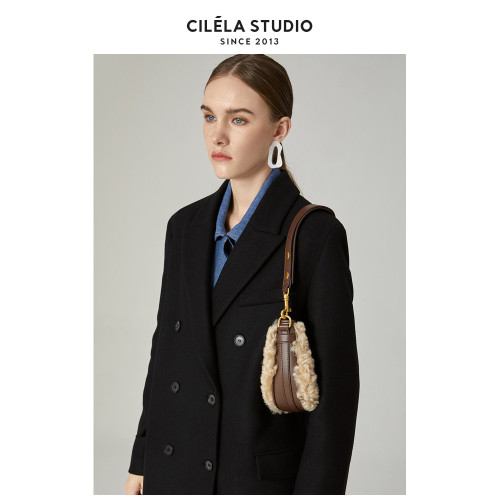 【希蕾娜】羊羔毛腋下包毛毛包包女冬季毛絨女包單肩斜後後背包馬鞍包 【希蕾娜】羊羔毛腋下包毛毛包包女冬季毛絨女包單肩斜後後背包馬鞍包