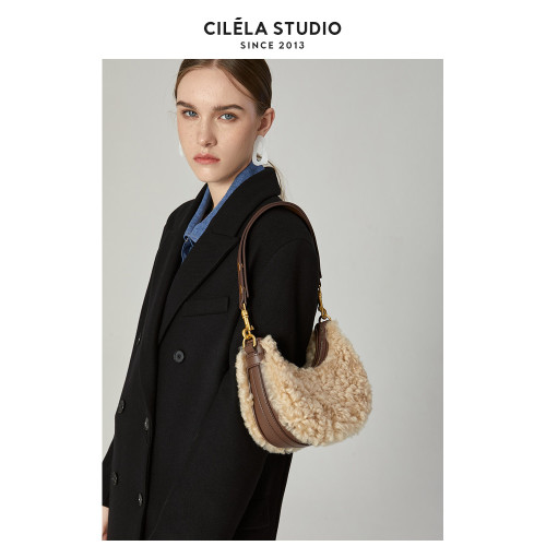 【希蕾娜】羊羔毛腋下包毛毛包包女冬季毛絨女包單肩斜後後背包馬鞍包 【希蕾娜】羊羔毛腋下包毛毛包包女冬季毛絨女包單肩斜後後背包馬鞍包