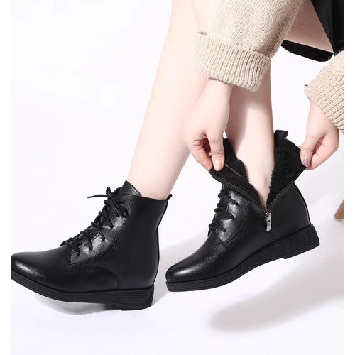 大碼41-43-45短靴女真皮2025年軟底平底中年媽媽鞋棉靴加絨馬丁靴 大碼41-43-45短靴女真皮2025年軟底平底中年媽媽鞋棉靴加絨馬丁靴