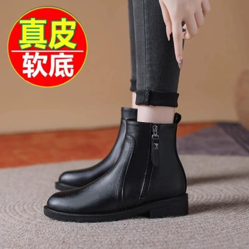 品牌真皮靴子女短靴2025秋冬款切爾西馬丁靴百搭平底加絨女鞋裸鞋