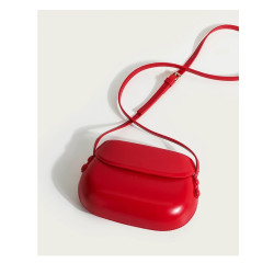 香港品牌超火紅色手機貝殼馬鞍包包女2026新款小衆輕奢高級感斜背