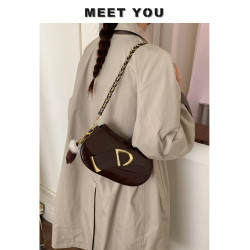 超火精緻不撞款鏈條馬鞍包包女士2026新款高級感輕奢小衆斜背小包