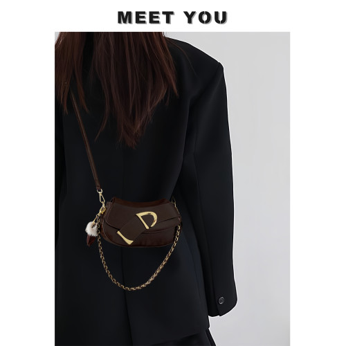 超火精緻不撞款鏈條馬鞍包包女士2026新款高級感輕奢小衆斜背小包