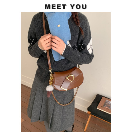 超火精緻不撞款鏈條馬鞍包包女士2026新款高級感輕奢小衆斜背小包