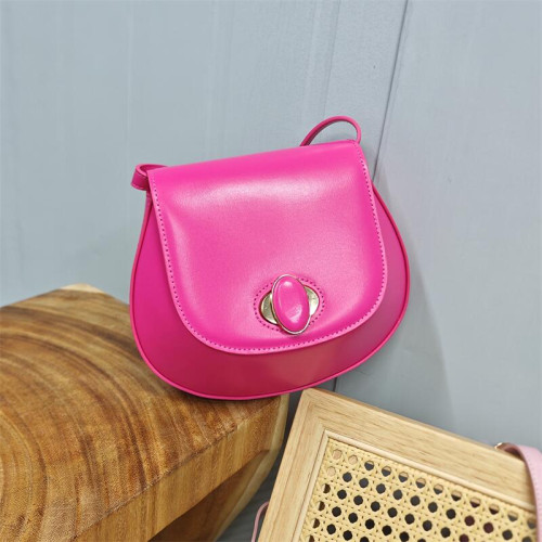 出口韓國真皮品牌庫存特價清貨牛皮大品牌斜背馬鞍小方包女包 出口韓國真皮品牌庫存特價清貨牛皮大品牌斜背馬鞍小方包女包