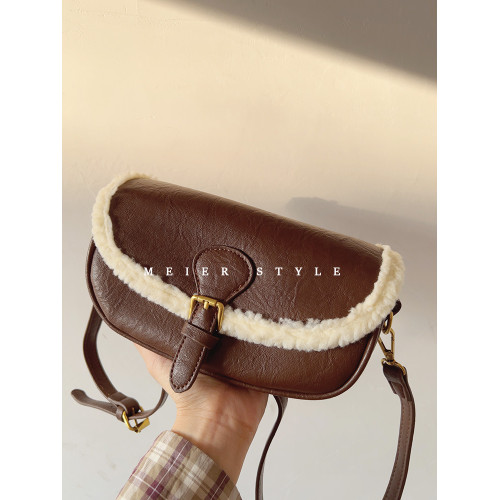 韓國ins羊羔毛拼接馬鞍包復古單肩斜背小包包毛絨包毛毛包2023新