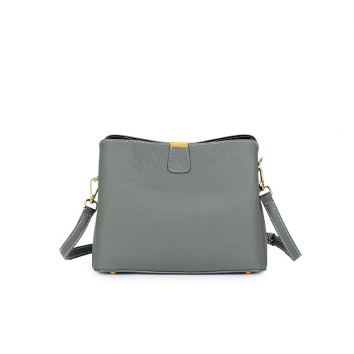 時尚牛皮包女2025新款潮大容量水桶包百搭通勤真皮單肩斜背手提包