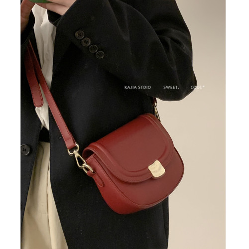 百搭ins斜後後背包包女2024新款潮復古馬鞍包小衆簡約單肩紅色包包