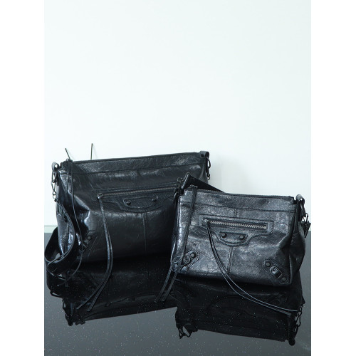 2025新款Moto中性機車包大容量重工鉚釘腋下包秋冬牛皮斜背單肩包 2025新款Moto中性機車包大容量重工鉚釘腋下包秋冬牛皮斜背單肩包