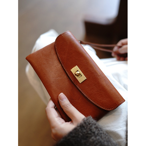 鹿小姐植鞣牛皮復古簡約大容量鎖釦錢包真皮證件手機收納手拿包