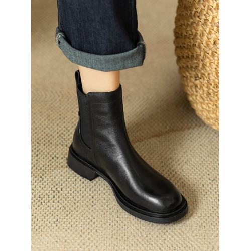 巨軟英倫風復古真皮圓頭馬丁靴女春秋單靴百搭舒適中跟切爾西短靴