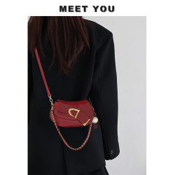 紅色超火精緻鏈條馬鞍包包女2026新款春季高級感輕奢小衆斜背婚包