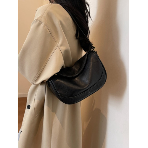 今年流行包包女士2026新款寬肩帶小衆運動風馬鞍包百搭單肩斜後後背包