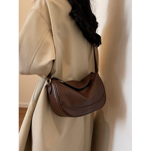 今年流行包包女士2026新款寬肩帶小衆運動風馬鞍包百搭單肩斜後後背包