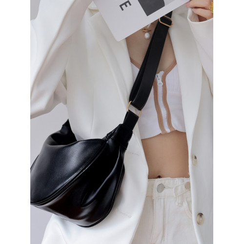 韓國自製軟皮馬鞍包斜背半圓形新月包女復古空氣感百搭小圓包女