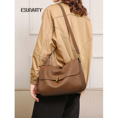 包包女式2026新款真皮高級感今年流行爆款女士通勤單肩斜後後背包秋冬