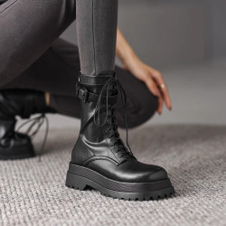 圓頭厚底中筒靴增高英倫風機車馬丁靴女款2026新款騎士靴系帶短靴