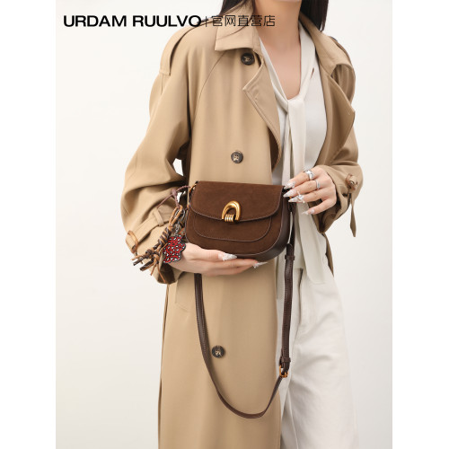 UR小衆高級感馬鞍包女2025新款輕奢百搭單肩斜後後背包時尚出遊小方包 UR小衆高級感馬鞍包女2025新款輕奢百搭單肩斜後後背包時尚出遊小方包