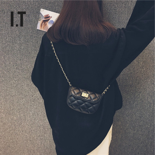 香港專櫃真皮設計獨特小巧放手機小包包女2026新款菱格鏈條馬鞍包 香港專櫃真皮設計獨特小巧放手機小包包女2026新款菱格鏈條馬鞍包