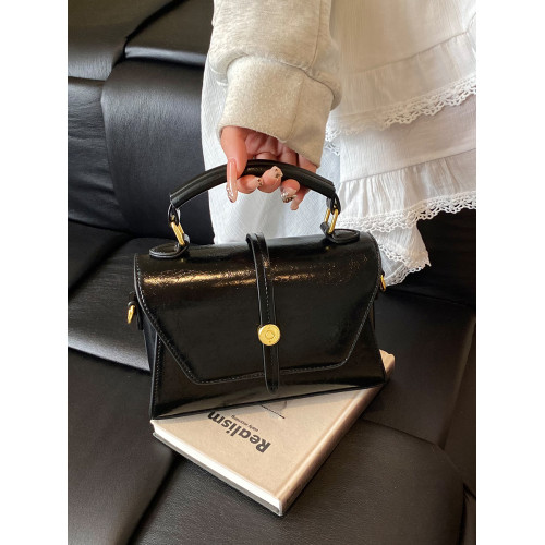 紅色結婚包包女新娘2026新款高級感輕奢小衆貴氣巨好看斜背馬鞍包 紅色結婚包包女新娘2026新款高級感輕奢小衆貴氣巨好看斜背馬鞍包