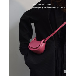 MBSQHNA小衆設計迷你口紅包包女2022新款高級感辣妹耳機包斜後後背包