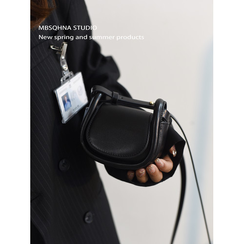 MBSQHNA小衆設計迷你口紅包包女2022新款高級感辣妹耳機包斜後後背包