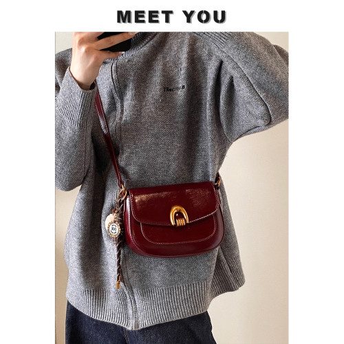 紅色超火精緻馬鞍包包女式2026新款輕奢小衆高級感百搭單肩斜後後背包 紅色超火精緻馬鞍包包女式2026新款輕奢小衆高級感百搭單肩斜後後背包