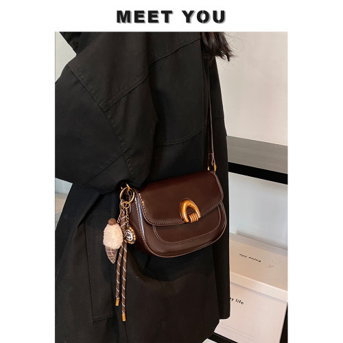 紅色超火精緻馬鞍包包女式2026新款輕奢小衆高級感百搭單肩斜後後背包 紅色超火精緻馬鞍包包女式2026新款輕奢小衆高級感百搭單肩斜後後背包