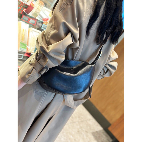 真皮斜後後背包女2024新款小衆高級感餃子包復古寬肩帶腰包牛皮馬鞍包 真皮斜後後背包女2024新款小衆高級感餃子包復古寬肩帶腰包牛皮馬鞍包