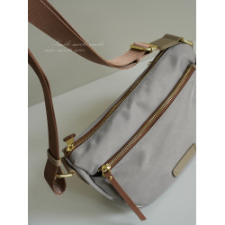 多隔層 好用實用 記憶防水布簡約單肩斜後後背包 大容量輕便女包k