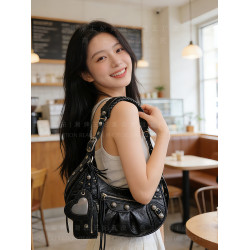 b家包包2026新款平替機車包女單肩腋下包牛皮女包黑色真皮月亮包