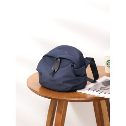 高密度抗皺防水尼龍布休閒慵懶風斜後後背包女2024新款百搭個性貝殼包