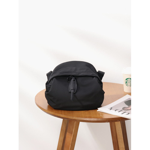 高密度抗皺防水尼龍布休閒慵懶風斜後後背包女2024新款百搭個性貝殼包