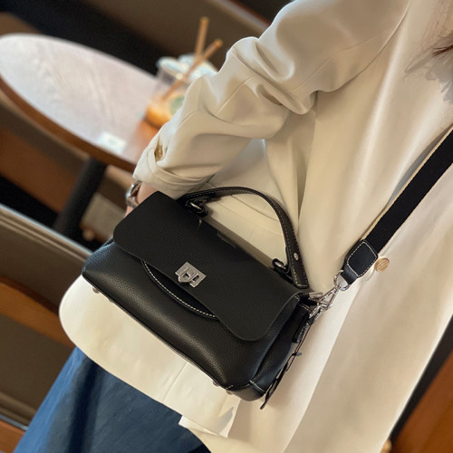 雙肩帶真皮斜後後背包手提小包包女氣質2026冬季新款軟牛皮單肩馬鞍包