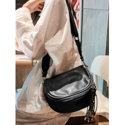 手工馬鞍包女斜後後背包大容量復古牛皮真皮女包2026新款機車包胸包潮